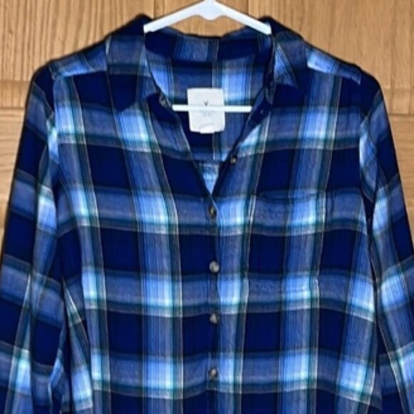 American Eagle Outfitters Blue Plaid Long Sleeve Button Down Flannel Shirt MED - Picture 2 of 10